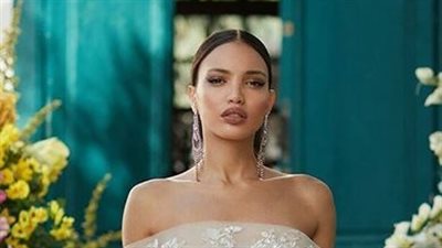 «الأوف وايت» موضة فساتين زفاف 2018 (صور)