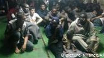 هكذا يتم ابتزاز لاجئين في ألمانيا بأهاليهم الرهائن في ليبيا