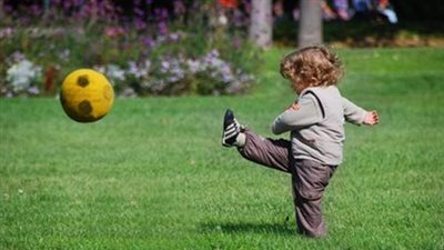 دراسة: المساحات الخضراء تعزز نمو مخ الأطفال