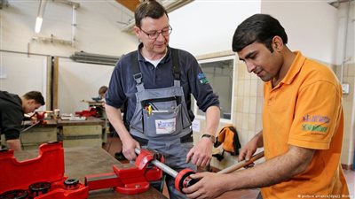 استطلاع: ارتفاع ملحوظ في تشغيل الشركات الألمانية للاجئين