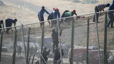 بعد اقتحامه من 150 مهاجرًا.. 5 معلومات عن جيب سبتة الإسباني