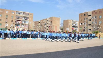 رئيس أركان الدفاع الشعبي يشهد عرضا عسكريا لطلاب الإسماعيلية (صور)