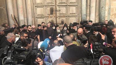 اللقطات الأولى لإغلاق كنيسة القيامة بالقدس (صور)