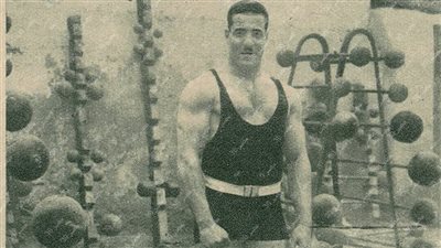 أمير الشعراء يمتدح سيد نصير أول مصري يحصل على الذهبية في رفع الأثقال