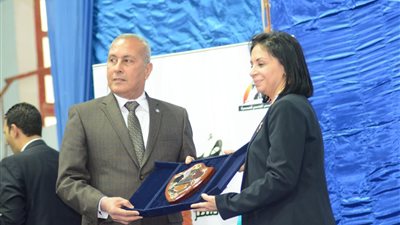 محافظ السويس يدشن مسابقة لقياس أعلى نسبة تصويت للنساء بالانتخابات