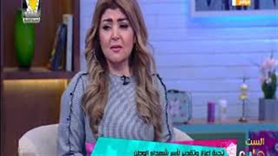 مها أحمد تبكي على الهواء تعاطفا مع أهالي الشهداء (فيديو)