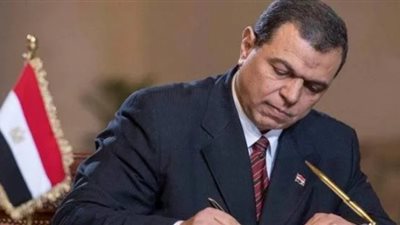 «سعفان» يتابع مستحقات 29 عاملا في حادث احتراق أتوبيس بالإسكندرية