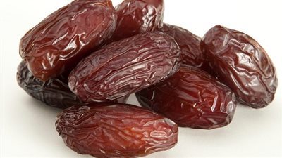 التمر يحارب القلق والكسل ويعالج الجهاز الهضمي وحالات الإمساك