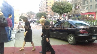 بالفيديو.. بدء توافد الشخصيات العامة على عزاء بطرس غالي