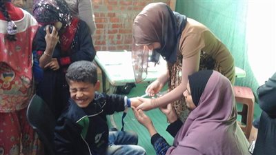 بالصور.. الكشف الطبي على 252 حالة في قافلة طبية بالشرقية