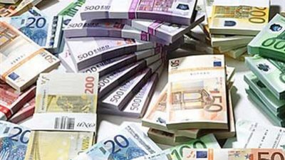 استقرار اليورو والدولار والأنظار تتجه نحو 