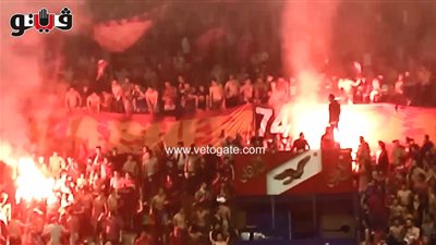 بالفيديو.. «ألتراس أهلاوى» يطالب فريقه بعدم التفريط في «الدوري»