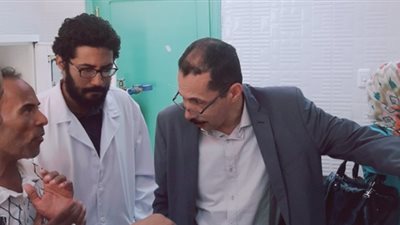 مكافأة لطبيب وحدة صحية لتعامله مع حالة حرجة بالوادي الجديد