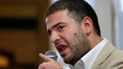 النيابة تطلب تحريات المباحث في اتهام نجل «المعزول» بسب وقذف مخرج