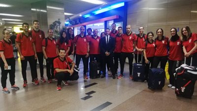 بعثة سلاح الشيش والمصارعة تصل مطار القاهرة بعد الحصول على ذهبية أفريقيا