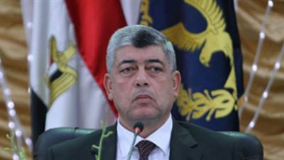 وزير الداخلية يصدر تعليمات بالقضاء على «جشع السائقين».. جولة لمديري أمن الإسكندرية ودمياط والمنيا والفيوم للتأكد من الالتزام بـ«التعريفة الجديدة».. وتحرير 784 مخالفة لـ«سائقي 