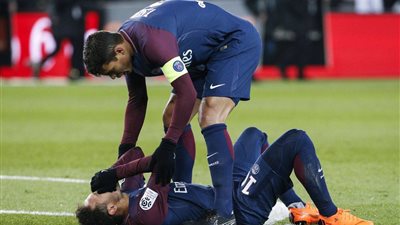 قائد سان جيرمان يكشف حجم إصابة نيمار