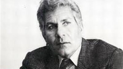 يوسف إدريس يكتب.. شاعر ينظف أسرع