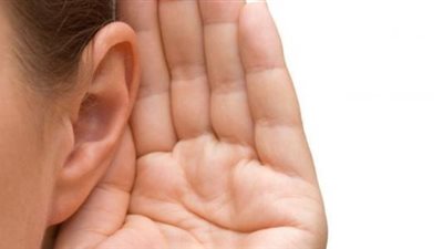 الصحة تكشف عن 10 حالات أكثر عرضة للإصابة بضعف السمع