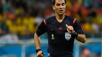 الحكم الأوزبكي «إيرماتوف» مرشح لإدارة نهائي المونديال