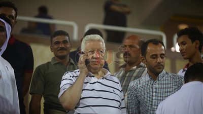 مرتضى منصور يصل ملعب الإسماعيلية لحضور لقاء الزمالك والاتحاد