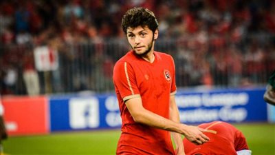 نيدفيد يواصل برنامجه العلاجي بالأهلي