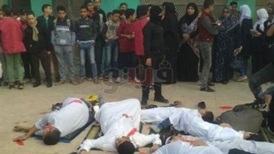 أنشطة لها العجب تدرس للأطفال.. مدرسة تُعلمهم بيع الخضار في «سوق عشوائي».. محاكاة تلاميذ مدرسة «الشهيد يحيى الأدغم» لحادث الروضة الإرهابي يثير الجدل.. وعرض «داعش» الأبرز