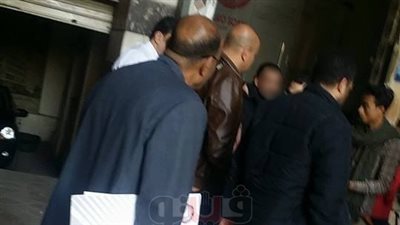 أهالي فيصل يقبضون على لص سيارات ويلقنونه «علقة موت» (صور)