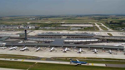 عطل فني يتسبب في تأخر إقلاع مئات الرحلات الجوية من فرنسا