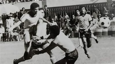 صورة نادرة من مباراة إسكو والمحلة عام 1976