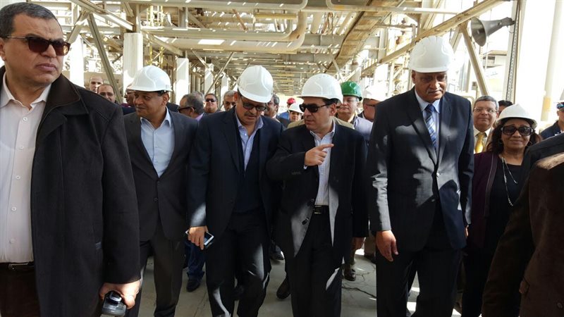 وزير البترول يتفقد