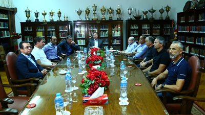 شاهد جلسة فايلر وجهازه المعاون مع الخطيب في الأهلي