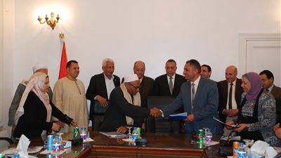 توقيع بروتوكول لإقامة سوق حضاري لتجارة التجزئة بأطفيح