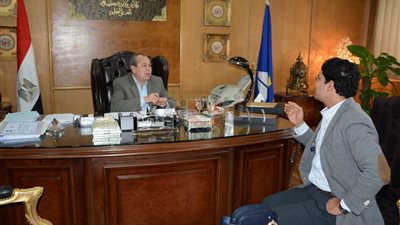 محافظ دمياط يبحث خلق حلول لمشكلة شفاط رأس البر