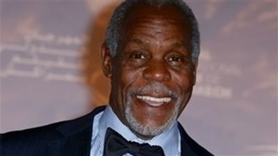 تكريم داني جلوفر في ختام مهرجان أسوان