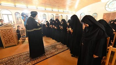 البابا تواضروس يرسم ٧ راهبات جدد لدير مارجرجس حارة زويلة
