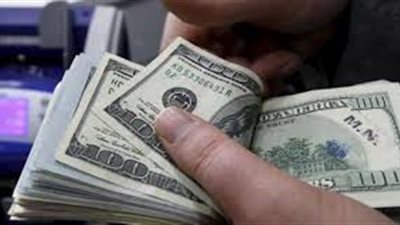 حقيقة تأثير قرار إلغاء تثبيت سعر الدولار الجمركي على زيادة أسعار السلع