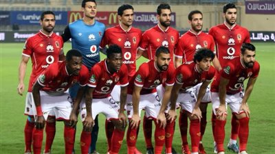 الكاف يعلن أسماء حكام مباراة الأهلي ومونانا الجابوني