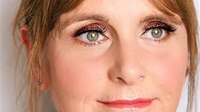 فنانة مكياج تكشف سر جمال العيون بدون بوتوكس (صور)