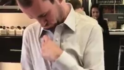 أفضل ابتكار يحل مشكلة أزرار القمصان لذوي الاحتياجات الخاصة (فيديو)