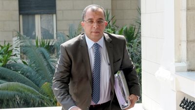 وزير التخطيط: تخفيض الدعم يساعد في سد عجز الموانة