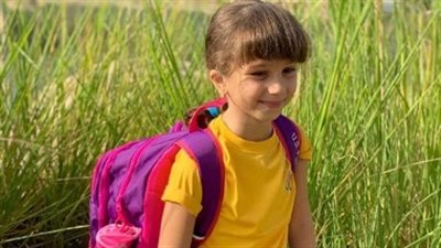 شريف منير ينشر صورة حفيدته في أول يوم دراسة