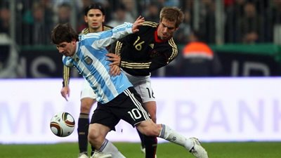 «صراع الماركانا».. ألمانيا والأرجنتين في نهائي المونديال على أرض السامبا.. النهائي العالمي الثالث بين الفريقين.. المانشافات يحاول كسر شموخ التانجو أمام البرازيليين.. ورفاق ميسي يسعون لإسعاد 