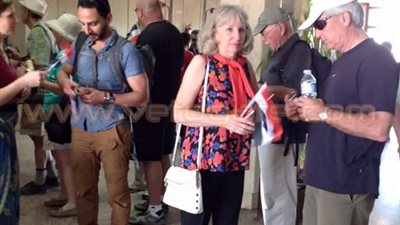 هدايا للسائحين في «أبو سمبل» احتفالا بتعامد الشمس على رمسيس