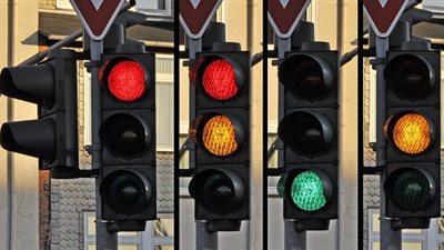 دراسة: تجاهل إشارات المرور تنهي حياة شخصين على الأقل يوميا بأمريكا