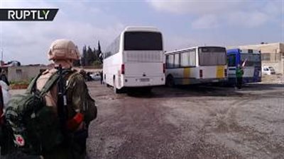 المدنيون يغادرون الغوطة الشرقية بعد انطلاق الهدنة (فيديو)