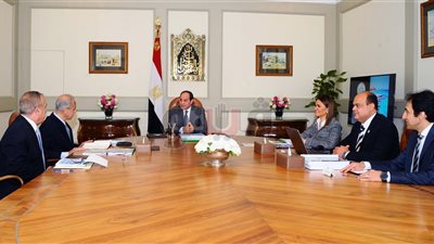 4 تكليفات من السيسي للحكومة لتطوير إقليم غرب الجمهورية.. إزالة التعديات على أراضي الدولة.. دراسة الفرص الاستثمارية المتاحة في جميع المحافظات.. وبلورة خطة متكاملة ووضعها على الخريطة الاستثمارية