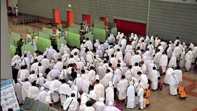 إعفاء الشركات المنظمة لرحلات العمرة من رسوم «تغيير الحجز»