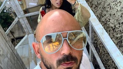 الجمهور ساخرا من خطيبة محمود العسيلي: معاكي واسطة؟! (صور)