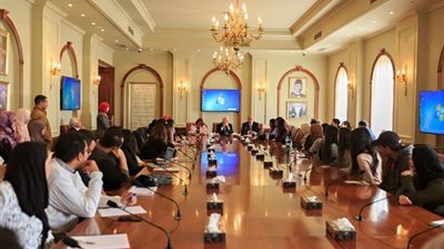 الجامعة البريطانية تستقبل وزير الخارجية الإسباني الأسبق